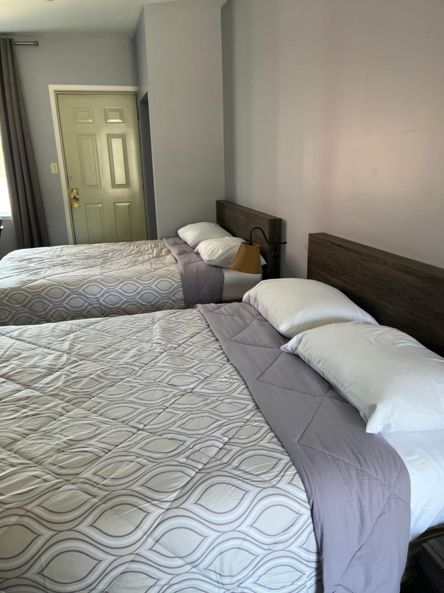 Motel La Siesta De Gascon Terrebonne Eksteriør bilde