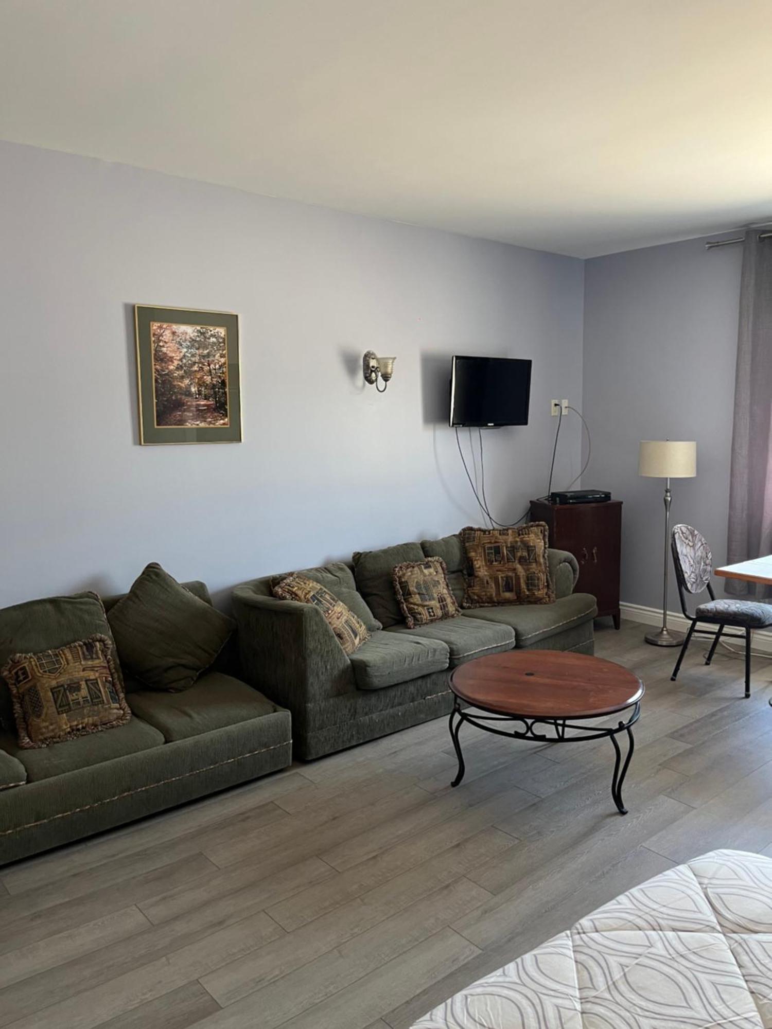 Motel La Siesta De Gascon Terrebonne Eksteriør bilde