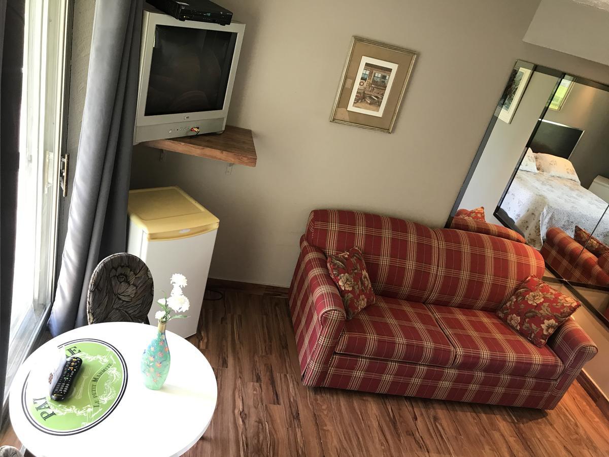 Motel La Siesta De Gascon Terrebonne Eksteriør bilde