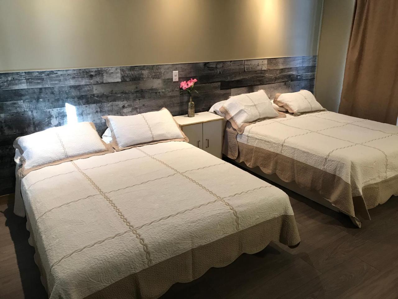 Motel La Siesta De Gascon Terrebonne Eksteriør bilde